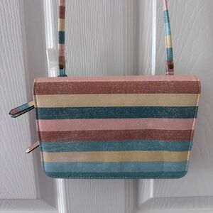 Sonoma crossbody wallet